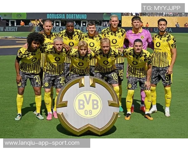 多特蒙德关注皇马青训后卫巴尔德佩尼亚斯将面临药厂和枪手竞争