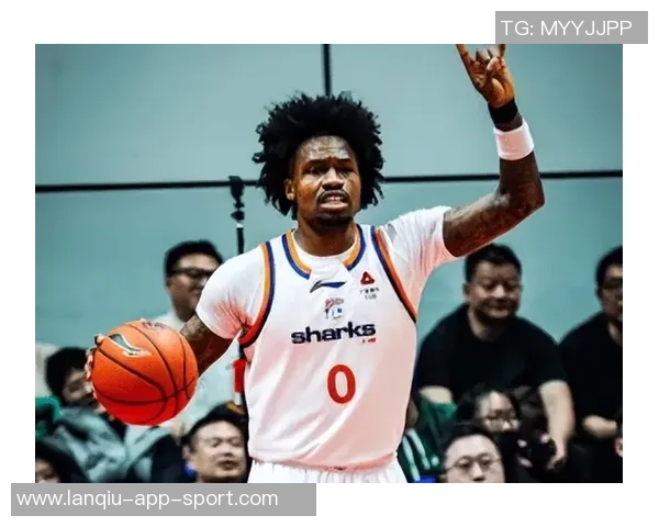 古德温展现拼搏精神8个前场篮板激励全队士气