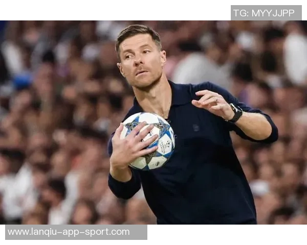 西媒称塞巴略斯为阿隆索挖掘的新克罗斯与魔笛接班人 西媒称塞巴略斯为阿隆索挖掘的新克罗斯与魔笛接班人