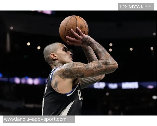 明天雄鹿对阵尼克斯库兹马和科尔安东尼出战存疑引关注 明天雄鹿对阵尼克斯库兹马和科尔安东尼出战存疑引关注