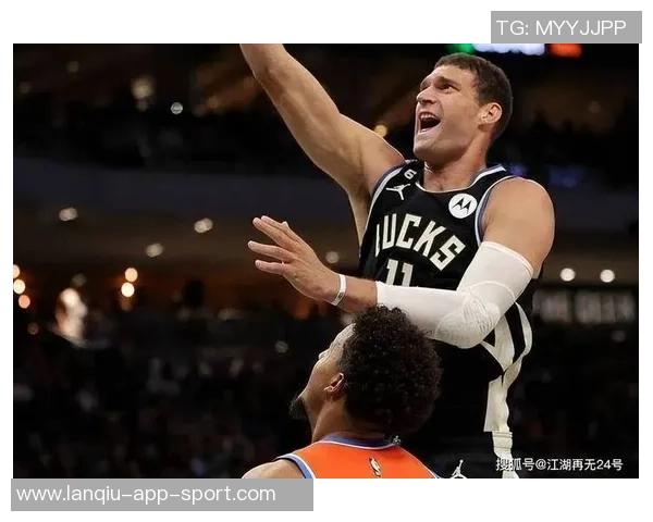 费尔斯表现抢眼12投8中砍下21分6篮板4抢断三分球命中率高达75 费尔斯表现抢眼12投8中砍下21分6篮板4抢断三分球命中率高达75